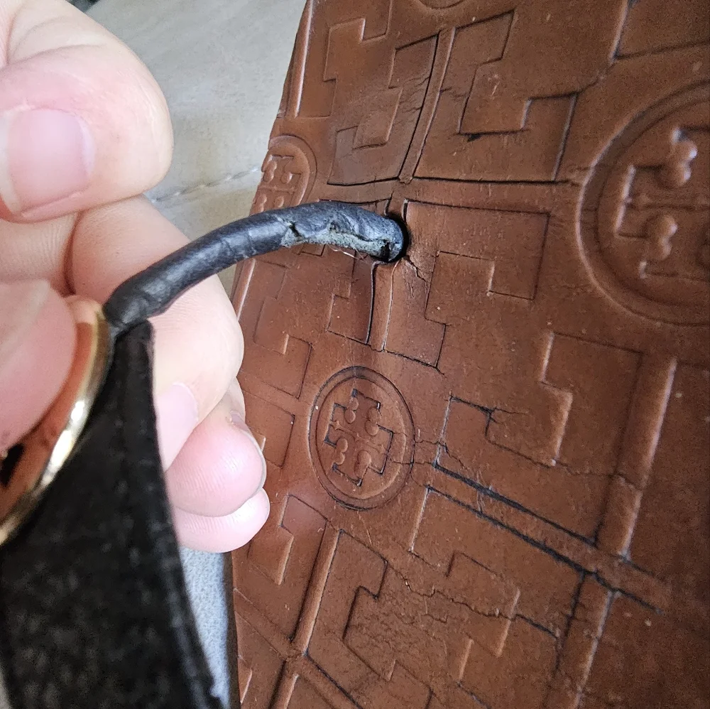 Tory Burch monogrammed leather‎ black and brown boho flip flops size 8